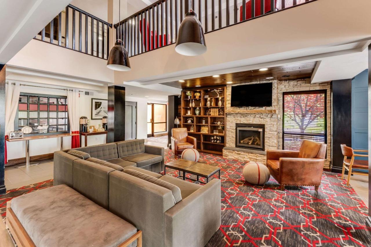 The Crossroads Hotel - Newburgh Buitenkant foto