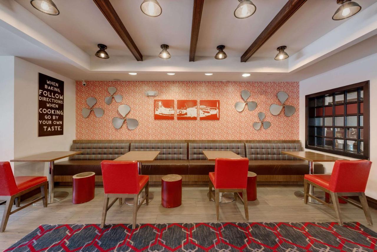 The Crossroads Hotel - Newburgh Buitenkant foto